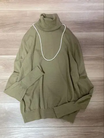 새상품급 플라주 라무 캐시미어 터틀넥 니트 모카 베이지