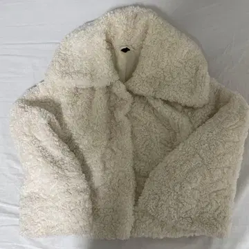 H&M 화이트 보아 자켓 S 사이즈