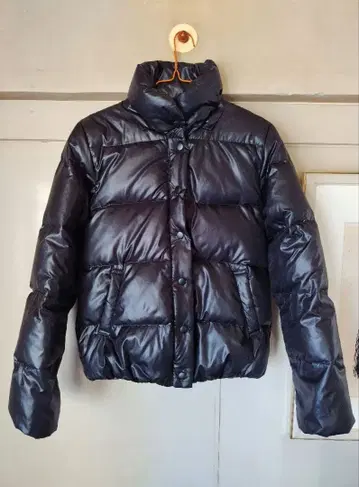 새상품급 여성용 블랙 숏 기장 다운 자켓 40 M