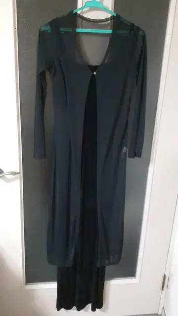 블랙 슬리브리스 롱 드레스