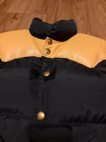 새상품급 로키 마운틴 블랙 다운 베스트 자켓 가죽 빈티지 레어