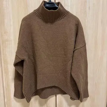 치노 / CINOH 브라운 터틀넥 니트