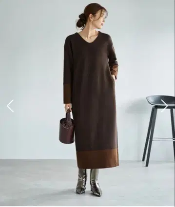 [ 새상품 ] STYLE DELI 다크 브라운 V넥 롱 원피스