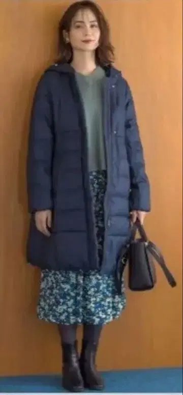 쿠미쿄쿠 라이트 타프타 롱 다운 코트 네이비 사이즈 6
