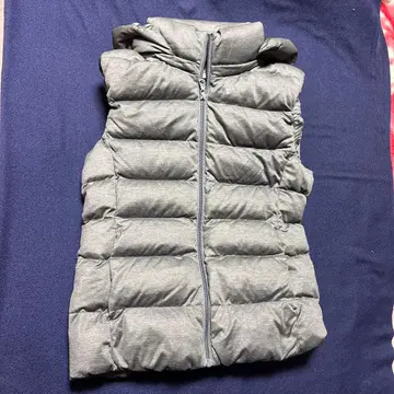새상품급 UNIQLO 다운 베스트 후드 탈부착 가능 M