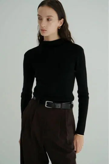 CLANE W FACE BUTTON KNIT TOPS