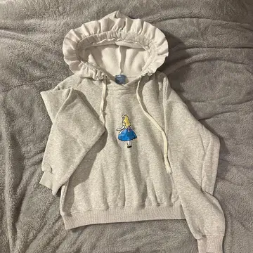 앨리스 프릴 후드티