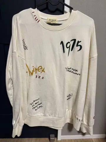 AVIREX 맨투맨 아이보리