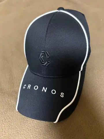 CRONOS 로고 자수