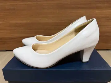 화이트 스틸레토 펌프스 6cm