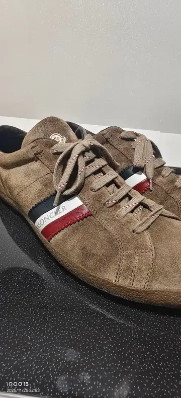 MONCLER 스웨이드 브라운 신발