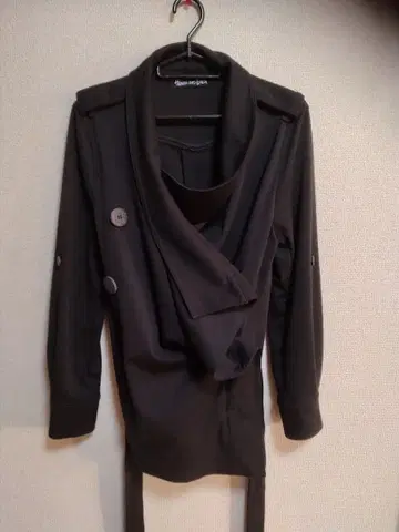 HEAVEN AND EARTH 드레이프 프론트 테일러드 자켓