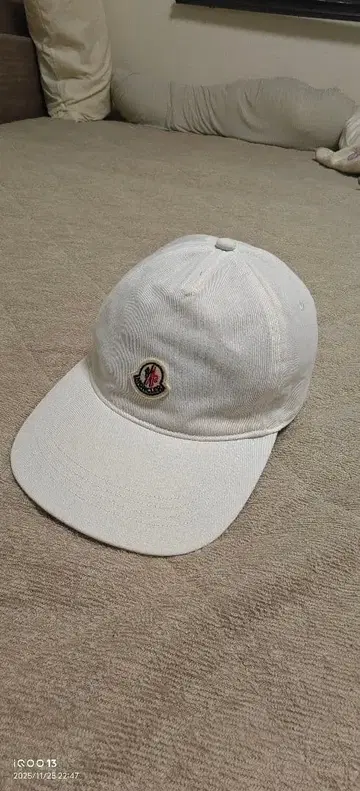 MONCLER 화이트 야구 모자