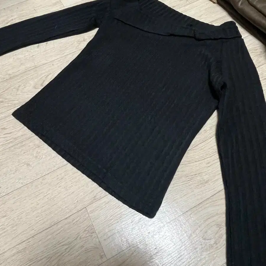 Black Ribbed Long Sleeve T-shirt