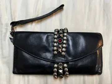 HTC 스터드 장식 블랙 장지갑