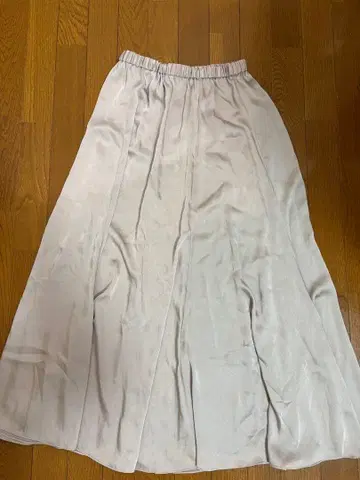 롱 새틴풍 플레어 스커트 개럴개런트