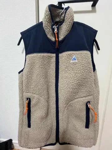 [레어] 케이프 하이 플리스 베스트