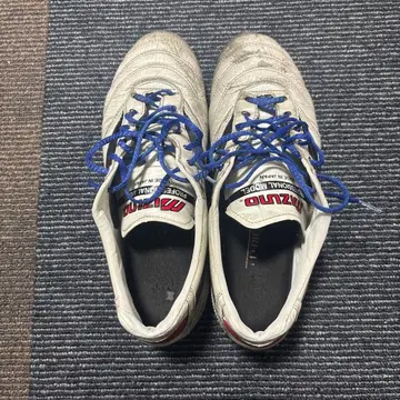 미즈노 모렐리아 축구화 스파이크