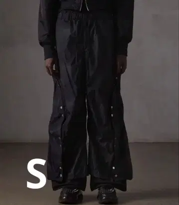 GRANCY 나일론 팬츠 블랙