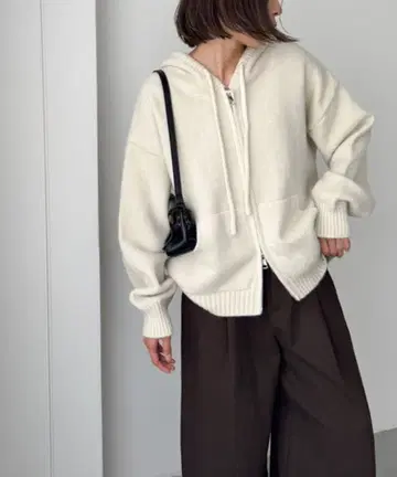 새상품 캐널진 El mar 소프트 니트 ZIP 후드티 아이보리