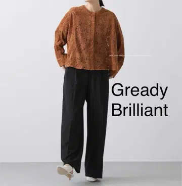 Gready Brilliant 기모 레이스 크루 숏 블라우스