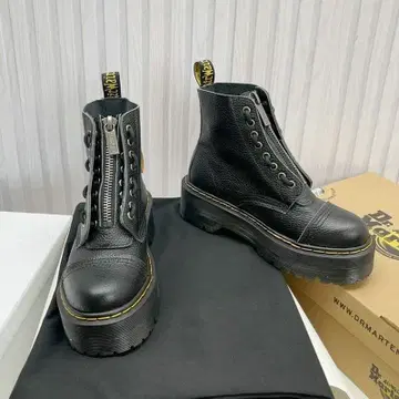 새상품 Dr. Martens 닥터마틴 1460 8홀 여성용 부츠