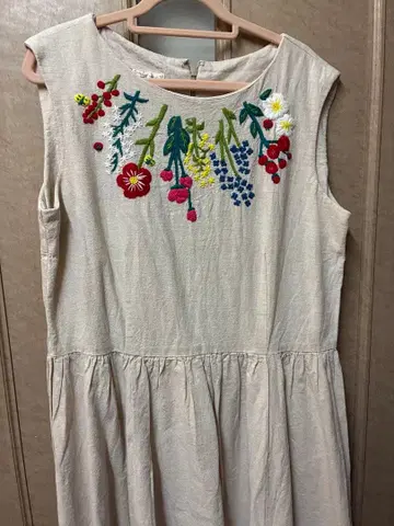 Dot and Stripes 꽃무늬 자수 반팔 롱 원피스