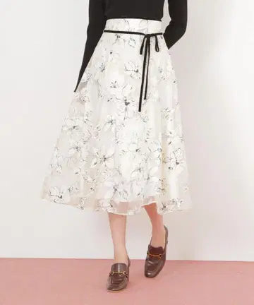 JILL by JILL STUART 벨로아 리본 펄 플라워 스커트 화이트