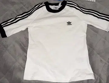 adidas 쓰리 스트라이프 래글런 반팔 T셔츠