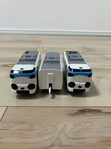 프라레일 S-24 팬더쿠로시오 어드벤처 트레인 연결