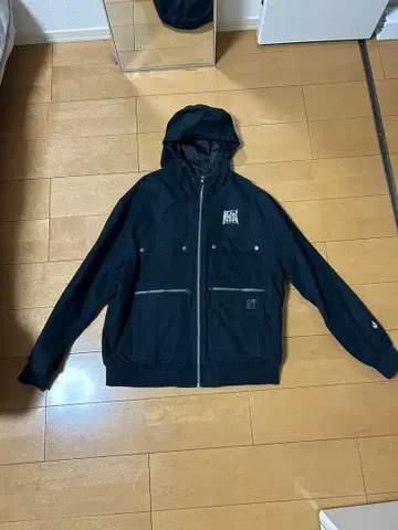 VOLCOM 후드 부착 자켓 M 사이즈 블랙