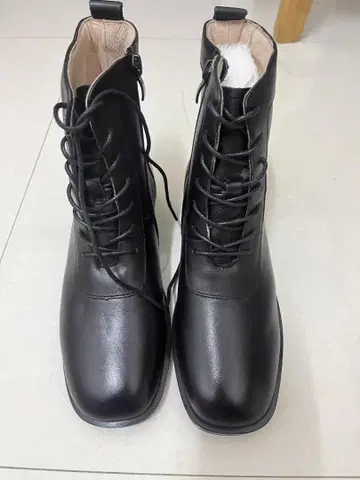 블랙 레이스업 워크 부츠