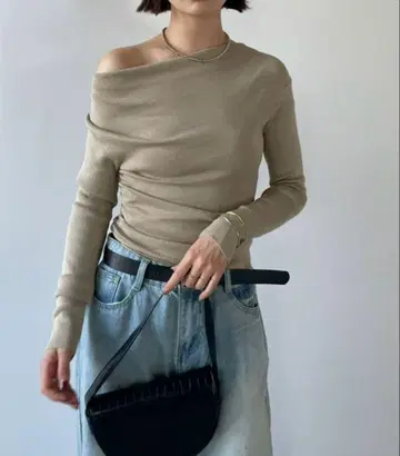 HANNE 보트넥 니트탑