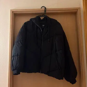 ZARA M 사이즈 다운 자켓 블랙