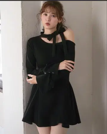 fupel 원숄더 넥 리본 분또 미니 원피스