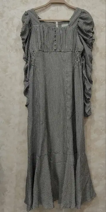 프릴 소매 블랙 화이트 체크 원피스