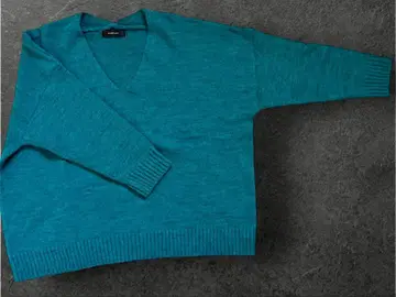 INTERPLANET 터콰이즈 V넥 니트