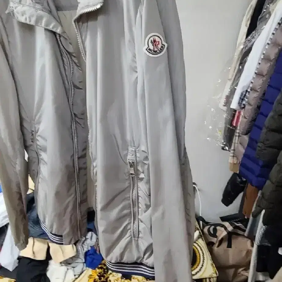 Moncler windbreaker size 2