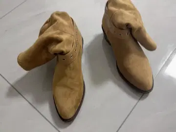 베이지 스웨이드 접이식 디자인 부츠