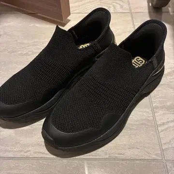 스케쳐스 슬립인즈 24.5