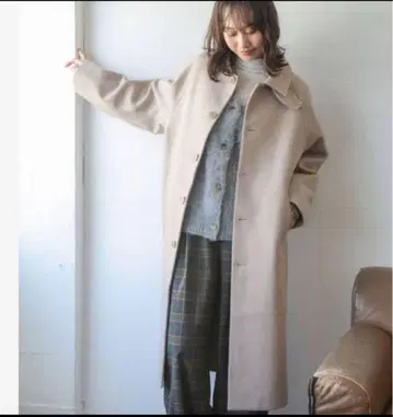 베이지 버튼 롱 코트