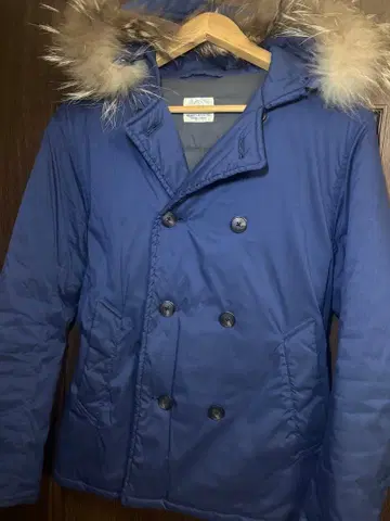 퍼 달린 더블 브레스트 다운 자켓