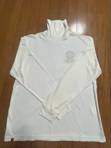 FILA 터틀넥 셔츠 화이트 LL