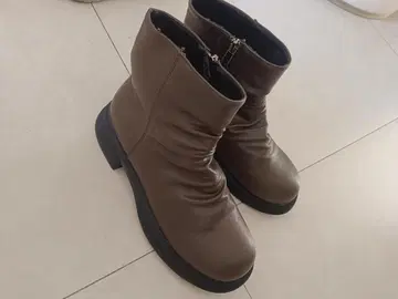 브라운 숏부츠 통굽 지퍼
