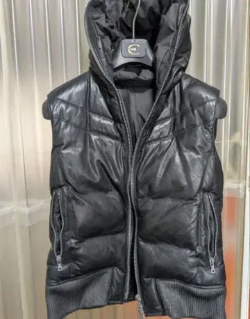 가죽 다운 베스트