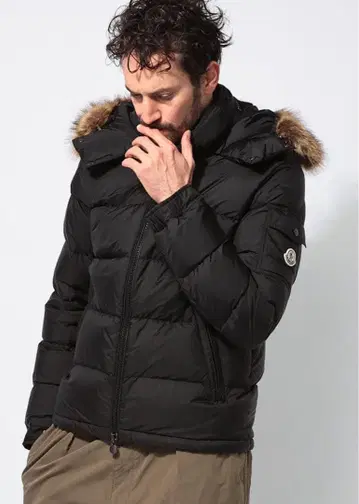몽블랑 다운 자켓 블랙