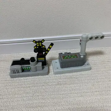 신호기와 건널목 세트