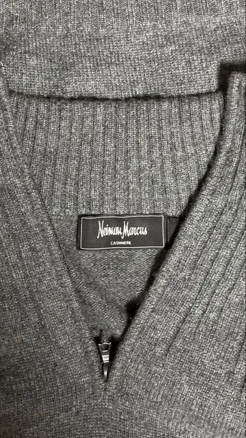 Neiman Marcus 캐시미어 니트 스웨터 그레이