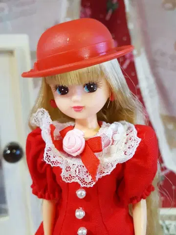 리카짱 빨간색 드레스 인형 본체