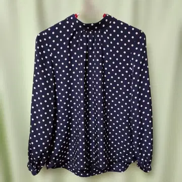 새상품급 그레티 AuieF 도트 블라우스 뒤 리본